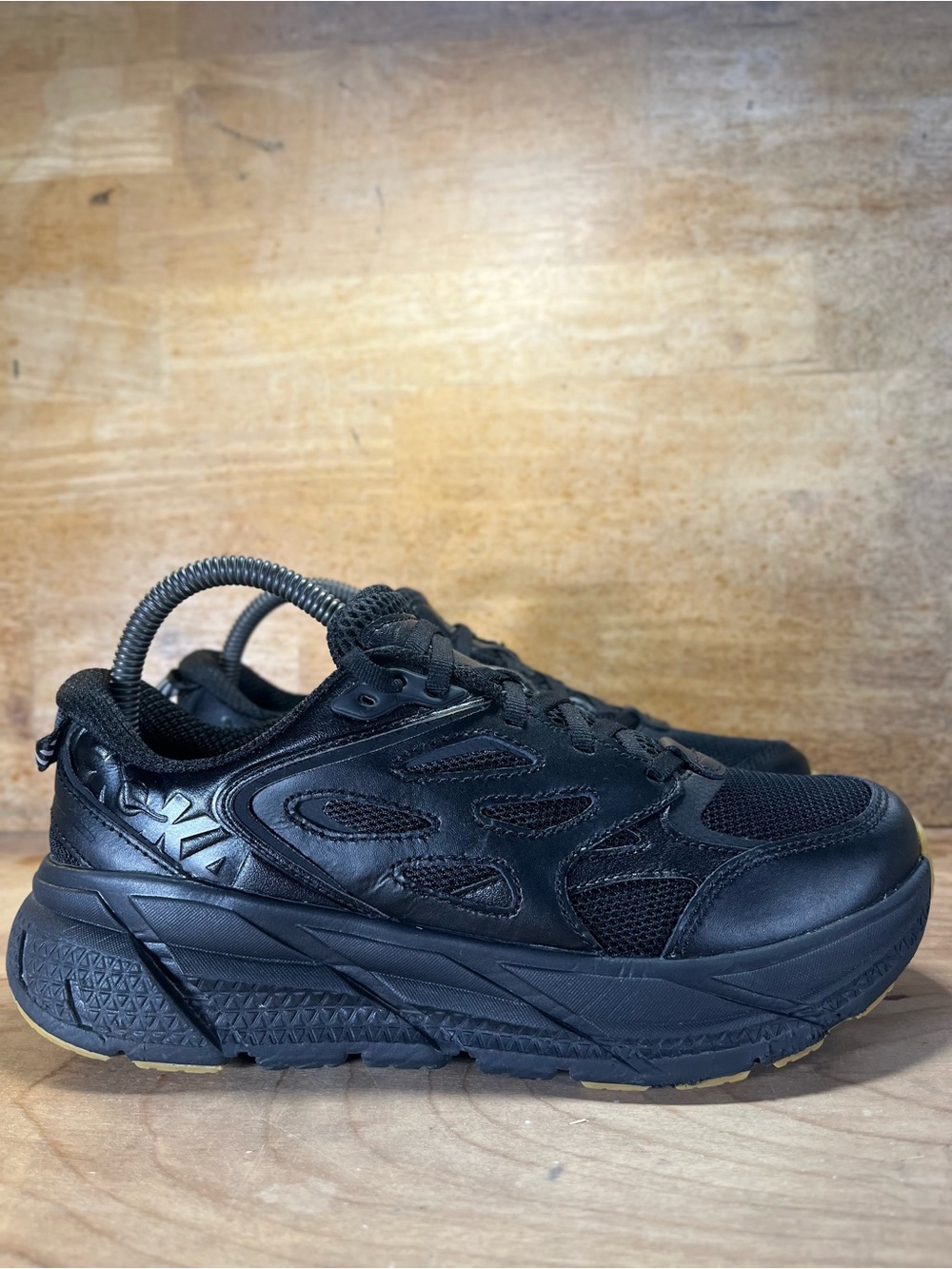 Hoka One One Clifton L Womens Size 7.5 Running Shoes Sneakers Black Gum